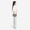 Amy - Geantă Crossbody Mică din Piele Întoarsă – Taupe
