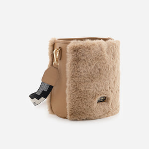 Nara - geantă mică crossbody din material teddy plush - bej